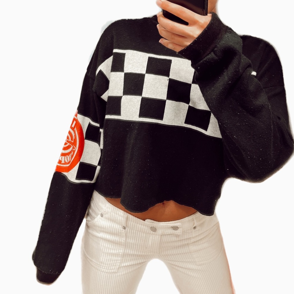 thrifted cropped crew neck